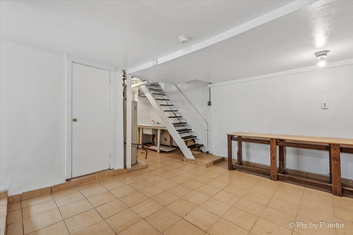 566 Raymond Street