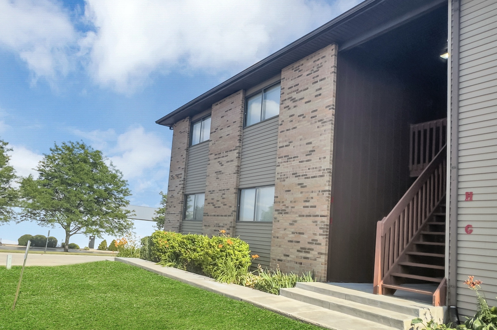565 Dean Drive Unit: I