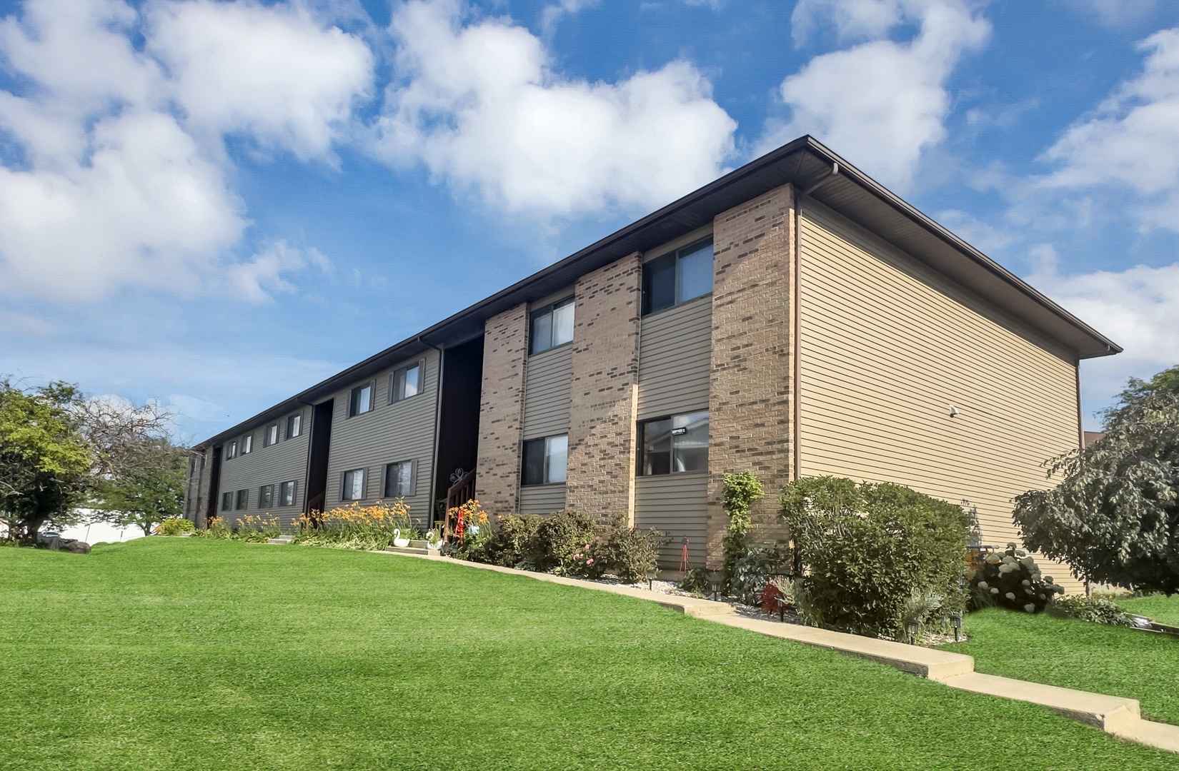 565 Dean Drive Unit: I