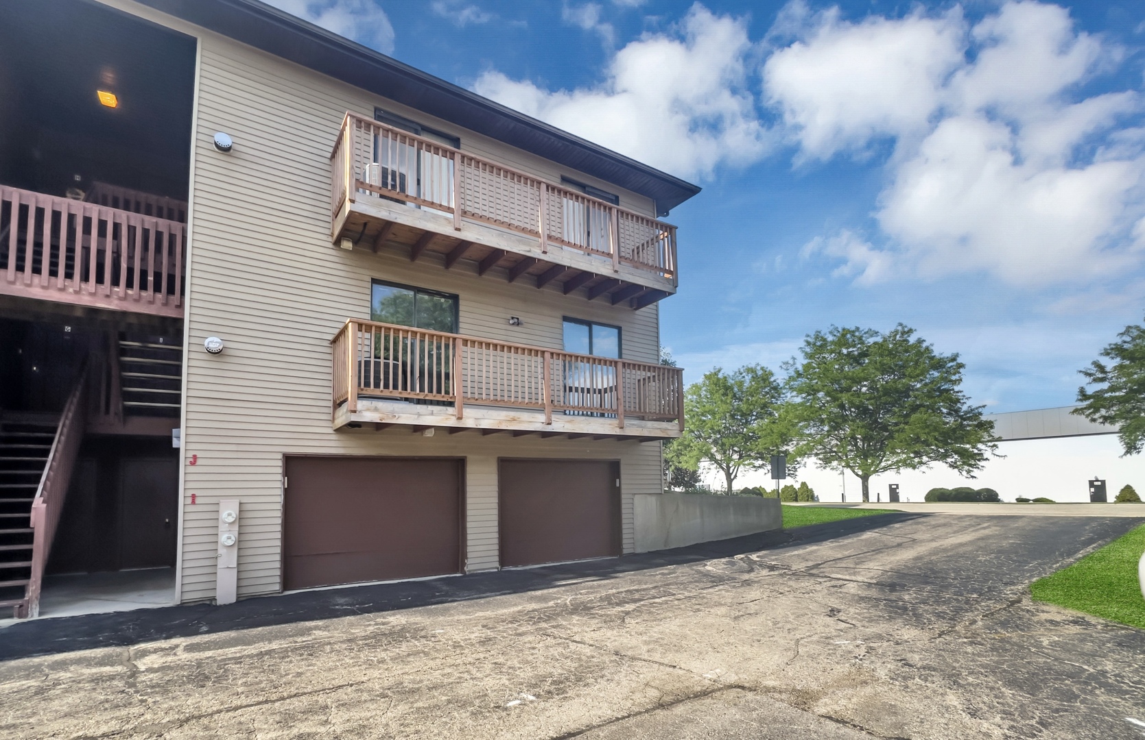 565 Dean Drive Unit: I