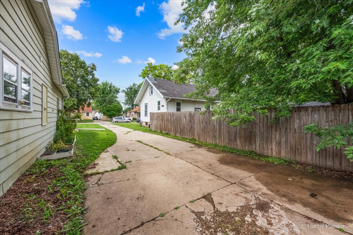 633 Slade Avenue