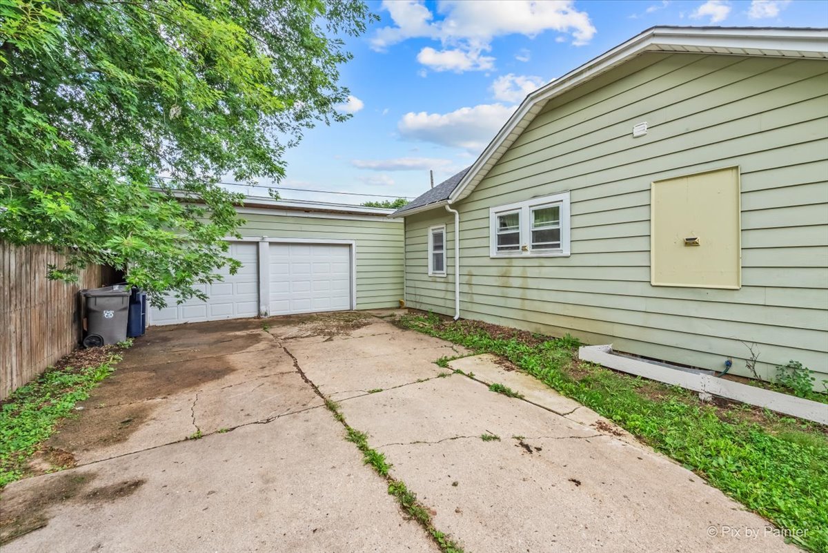 633 Slade Avenue