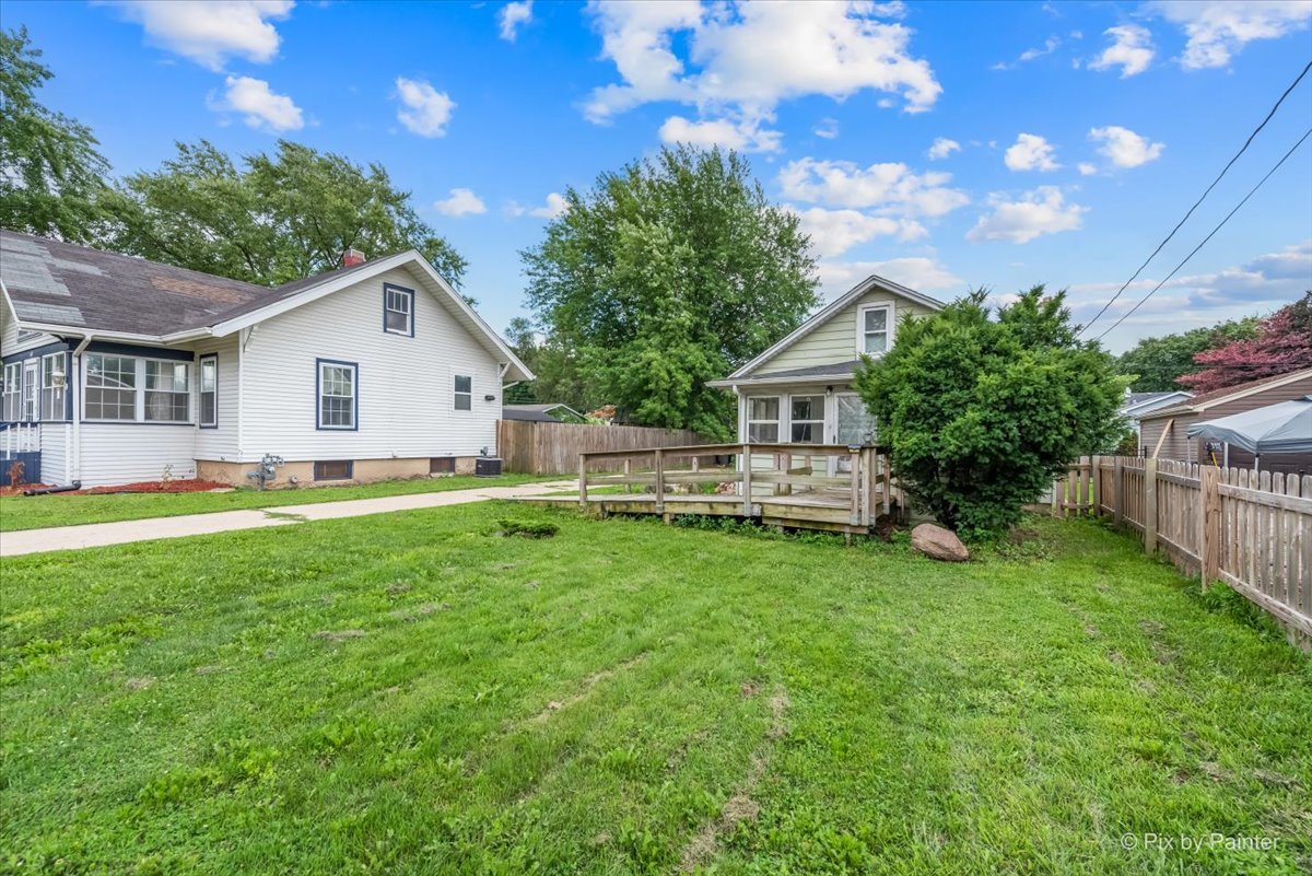 633 Slade Avenue