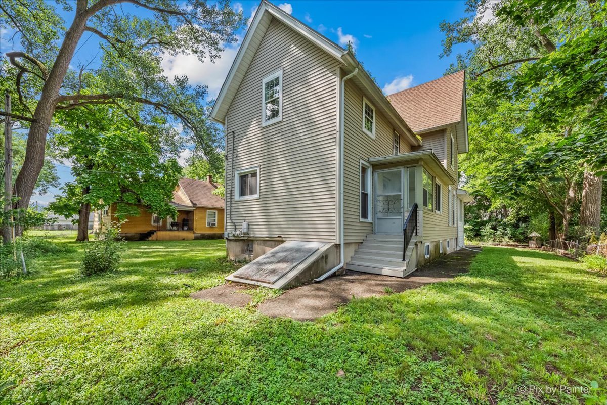 767 DIXON Avenue