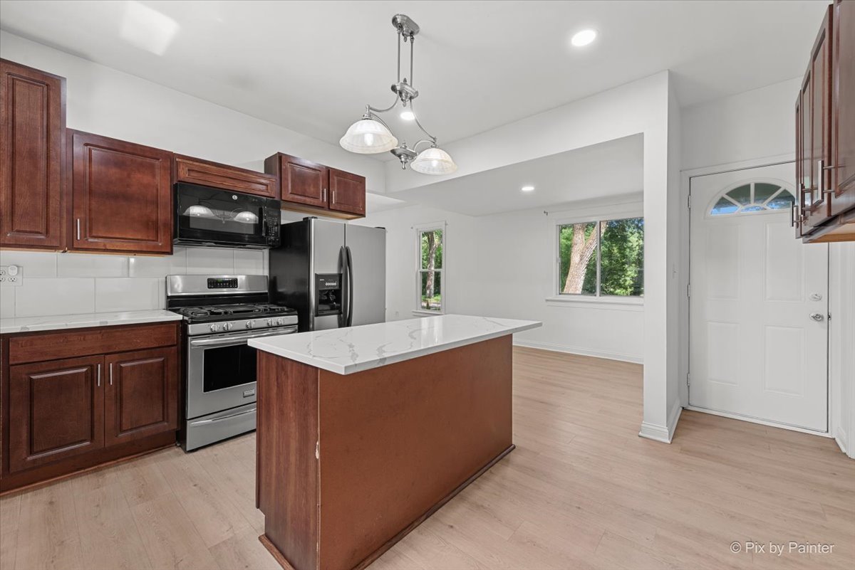 767 DIXON Avenue