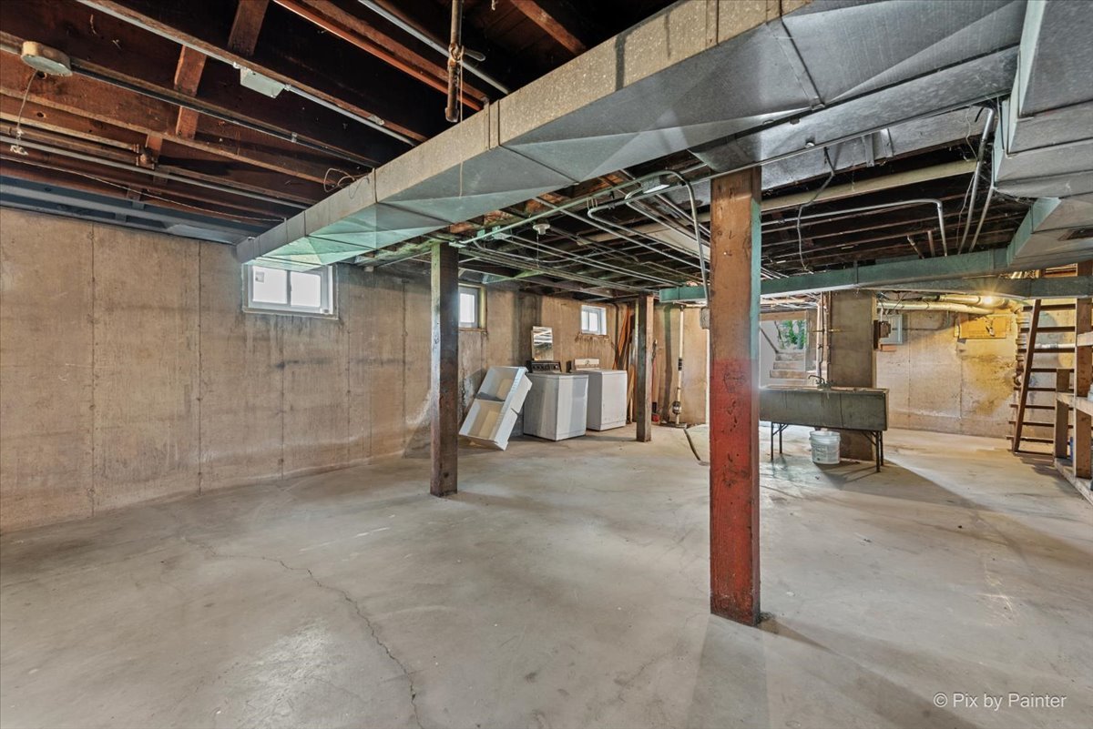 767 DIXON Avenue