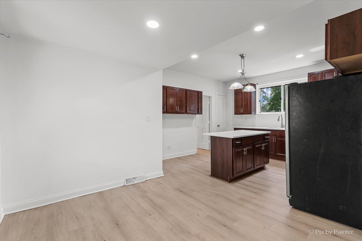 767 DIXON Avenue