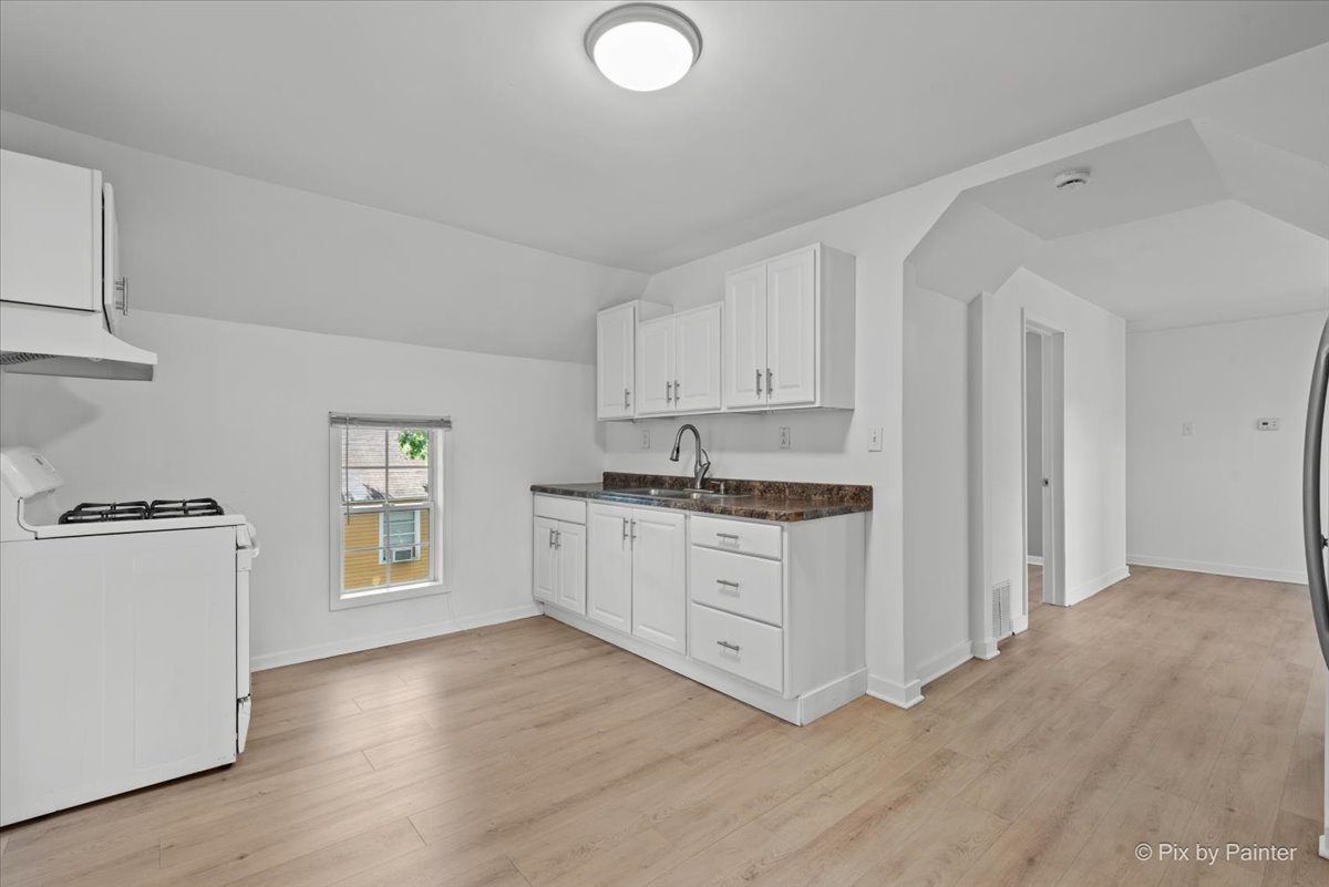 767 DIXON Avenue