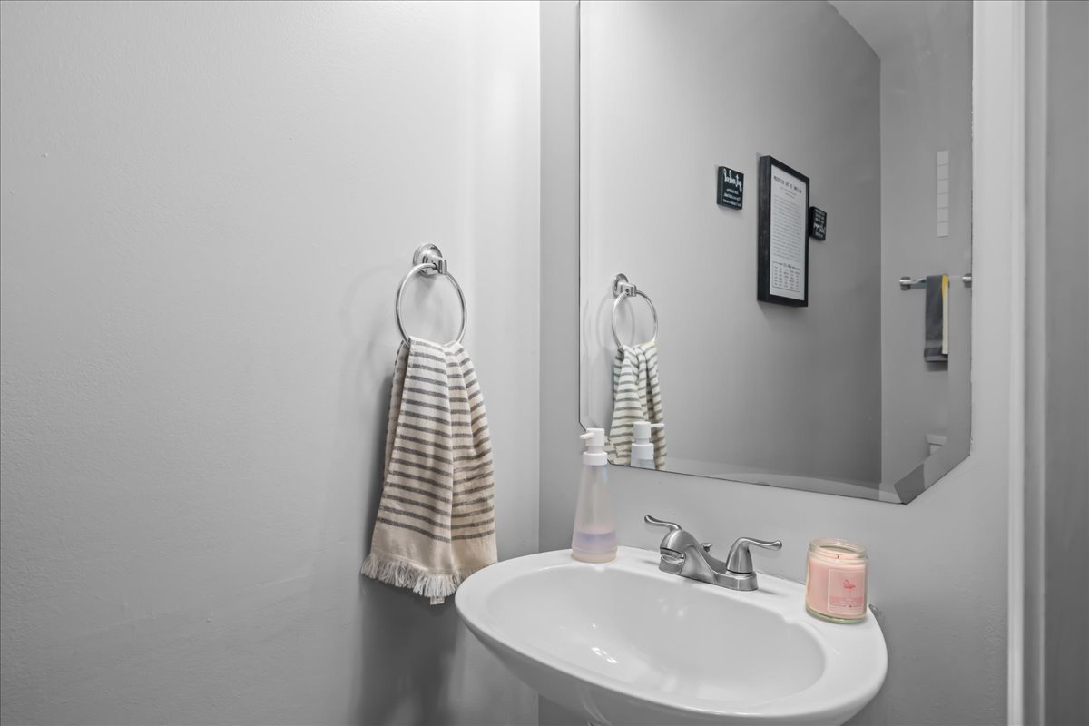 8 Ione Drive Unit: C