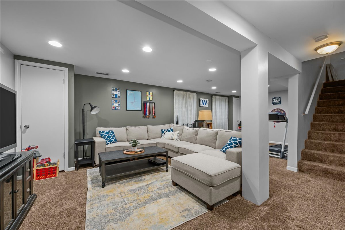 8 Ione Drive Unit: C