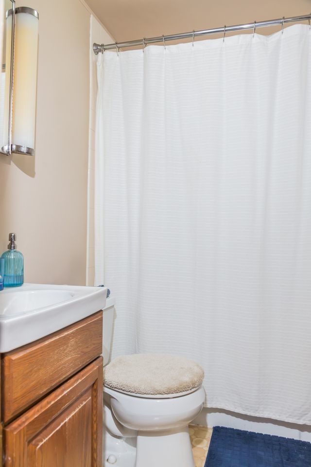 523 N LIBERTY Street