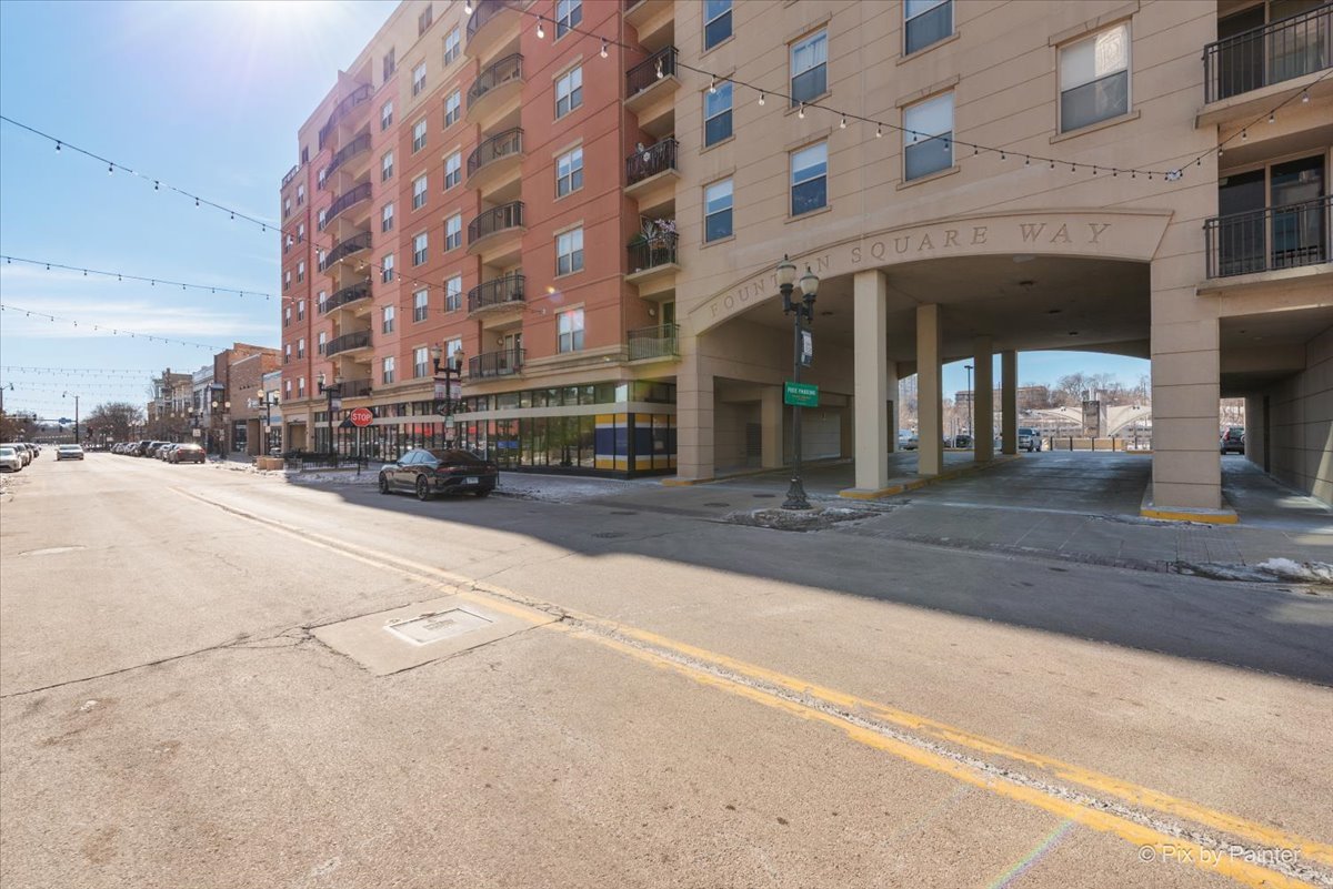 50 S Grove Avenue Unit: 514