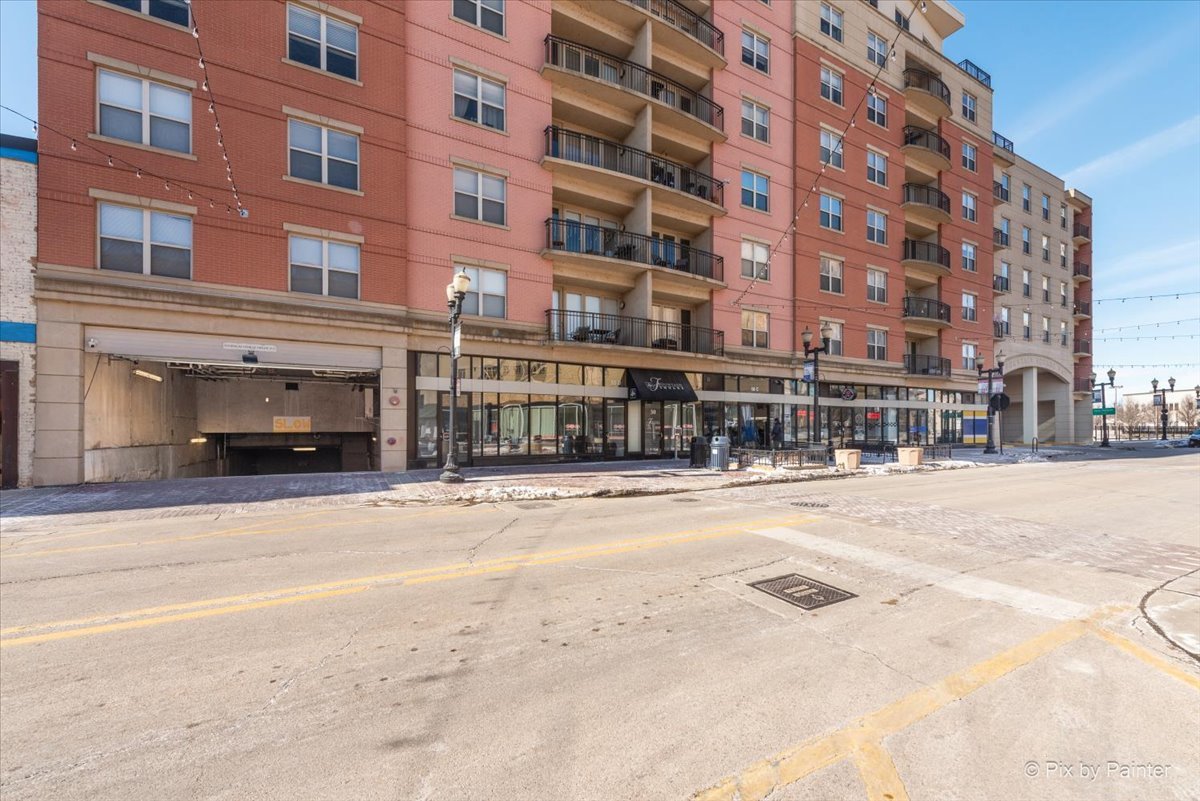 50 S Grove Avenue Unit: 514