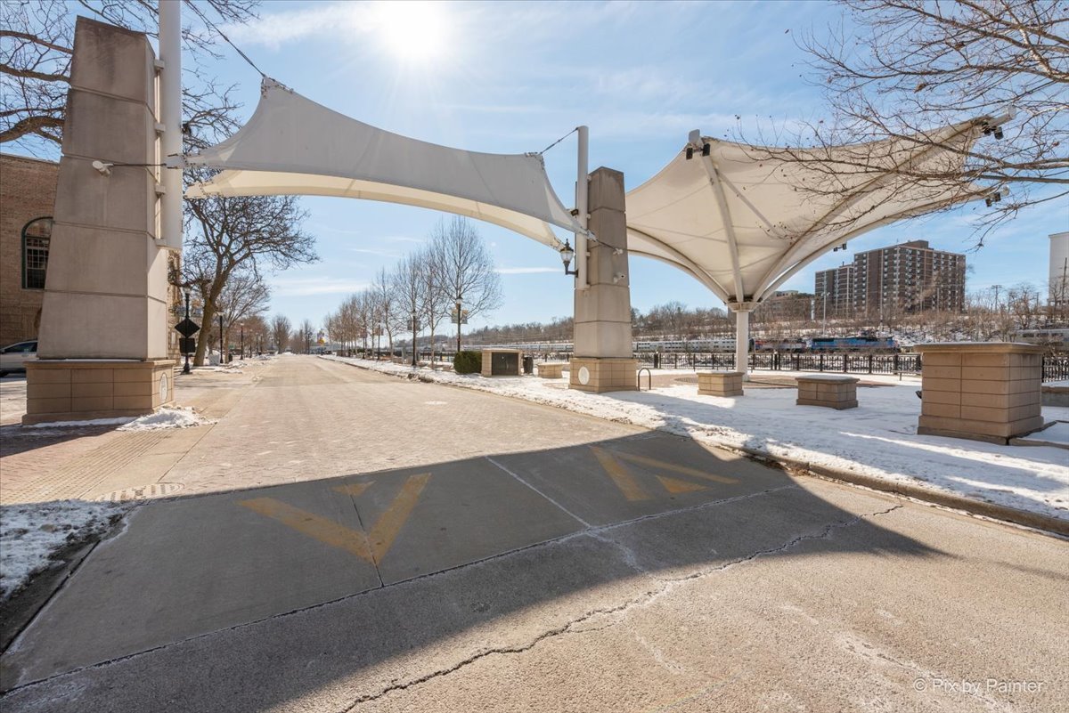 50 S Grove Avenue Unit: 514