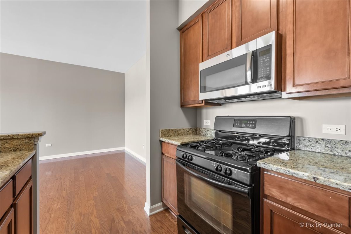 50 S Grove Avenue Unit: 514