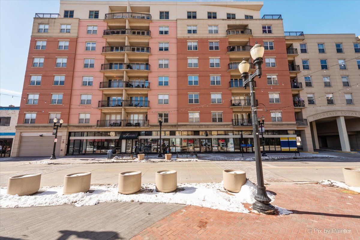 50 S Grove Avenue Unit: 514