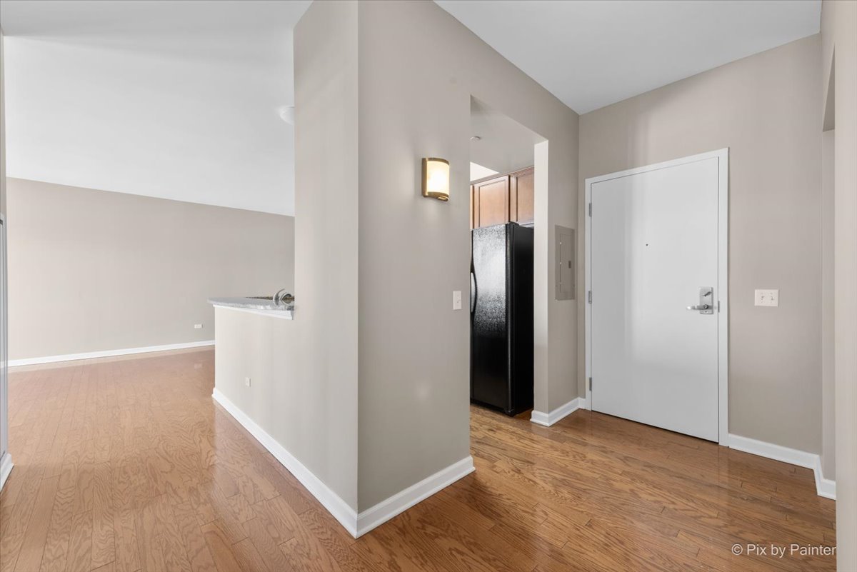 50 S Grove Avenue Unit: 514