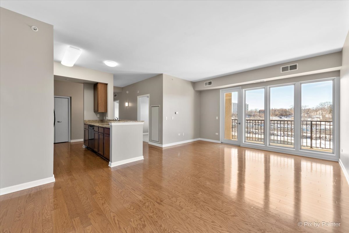 50 S Grove Avenue Unit: 514