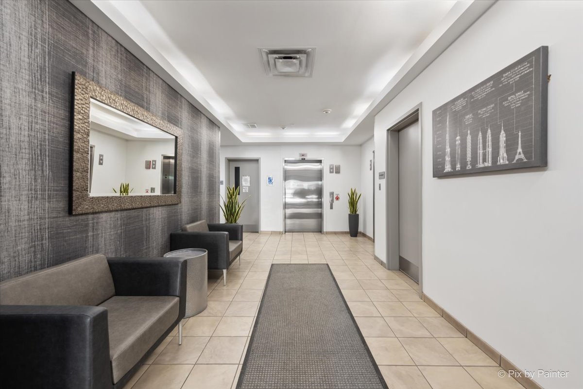 50 S Grove Avenue Unit: 514