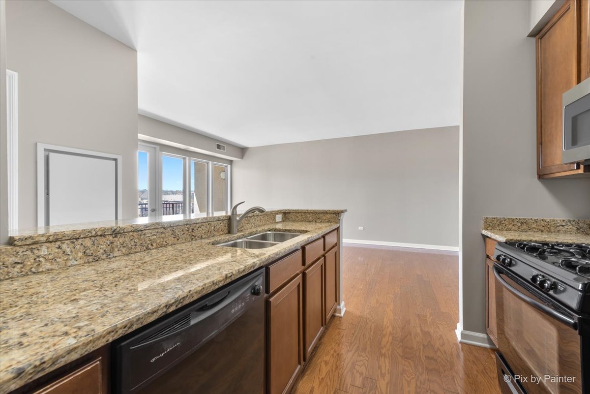 50 S Grove Avenue Unit: 514