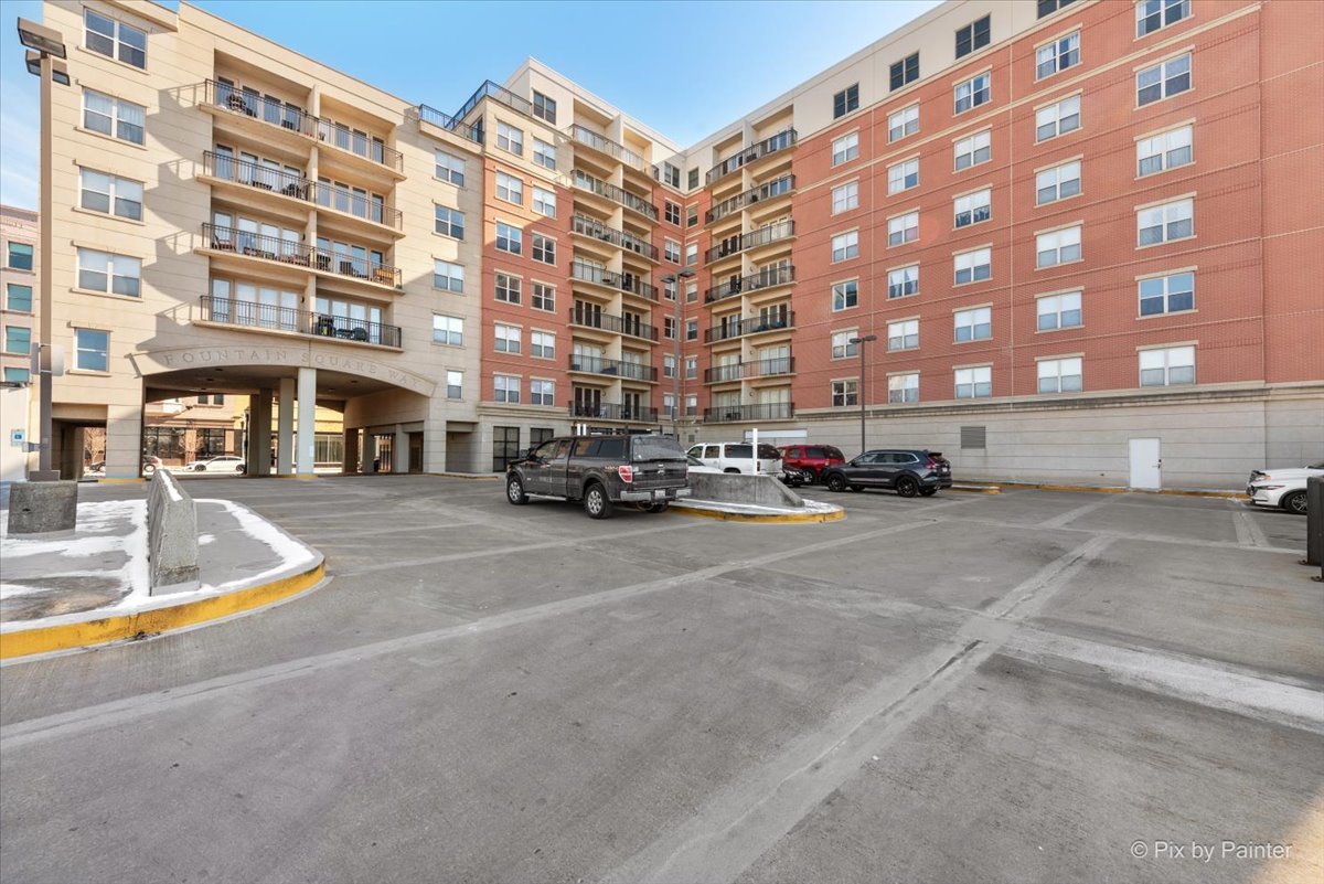 50 S Grove Avenue Unit: 514