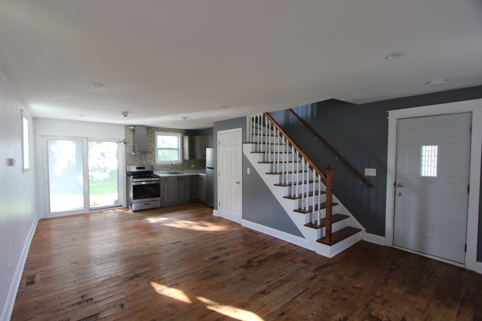 633 1/2 Whitney Boulevard