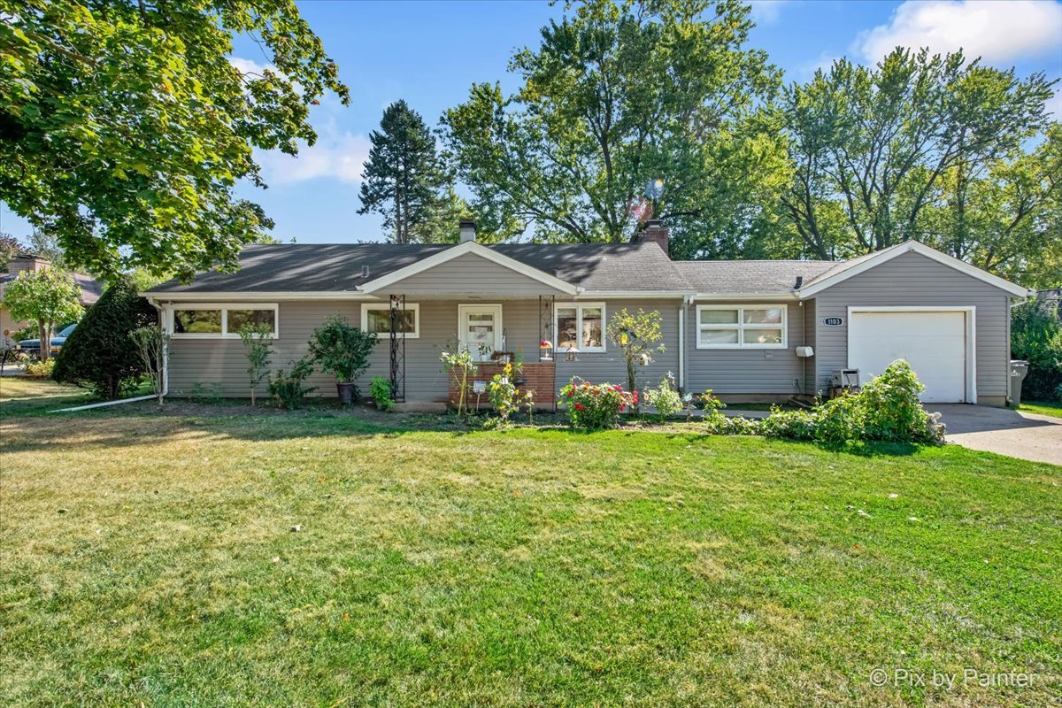 1103 LAWRENCE Avenue