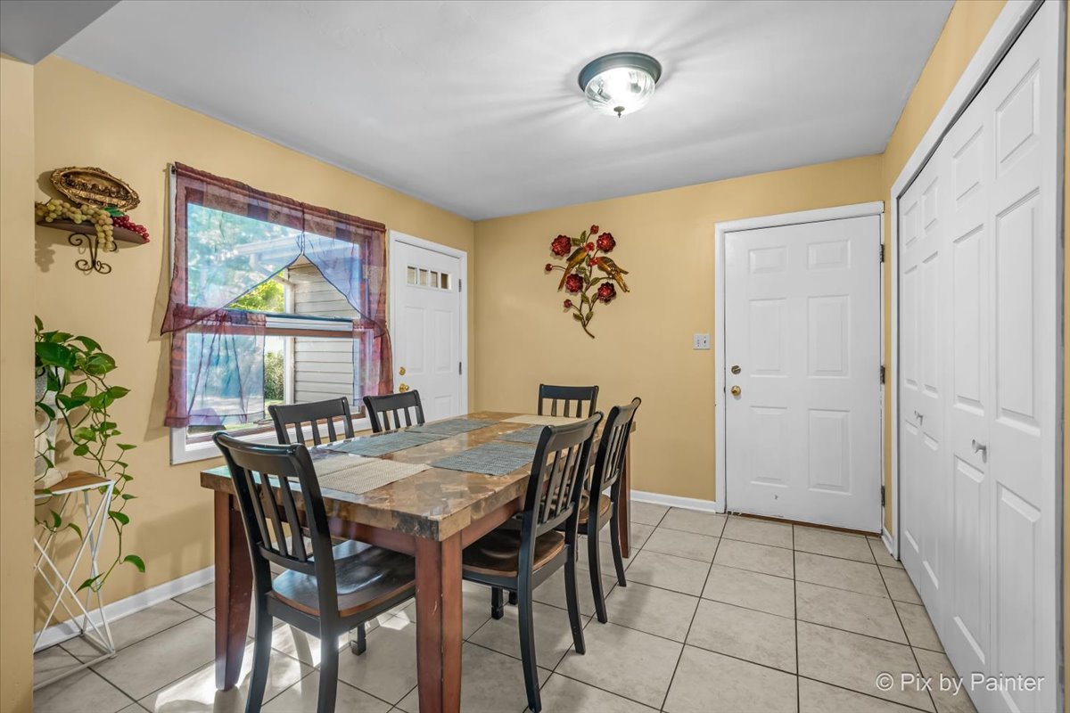 1103 LAWRENCE Avenue