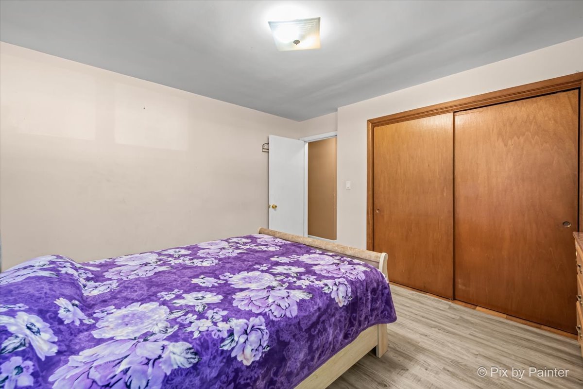 1103 LAWRENCE Avenue