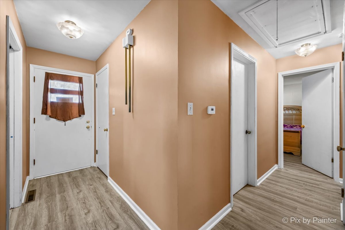 1103 LAWRENCE Avenue