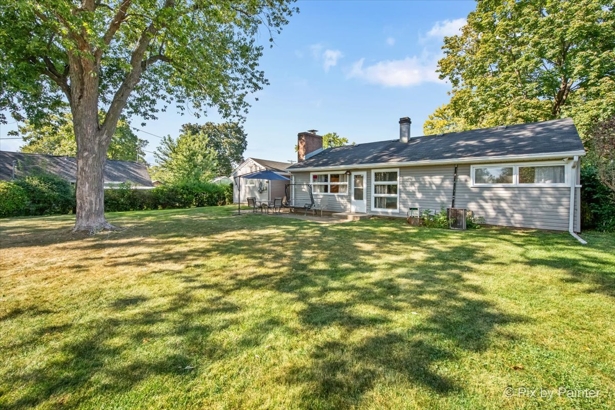 1103 LAWRENCE Avenue