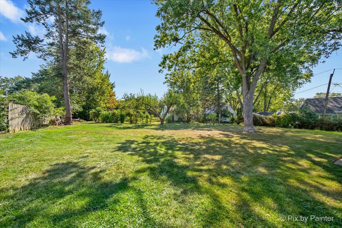 1103 LAWRENCE Avenue