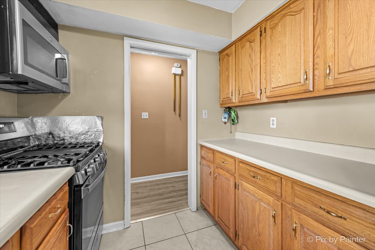 1103 LAWRENCE Avenue