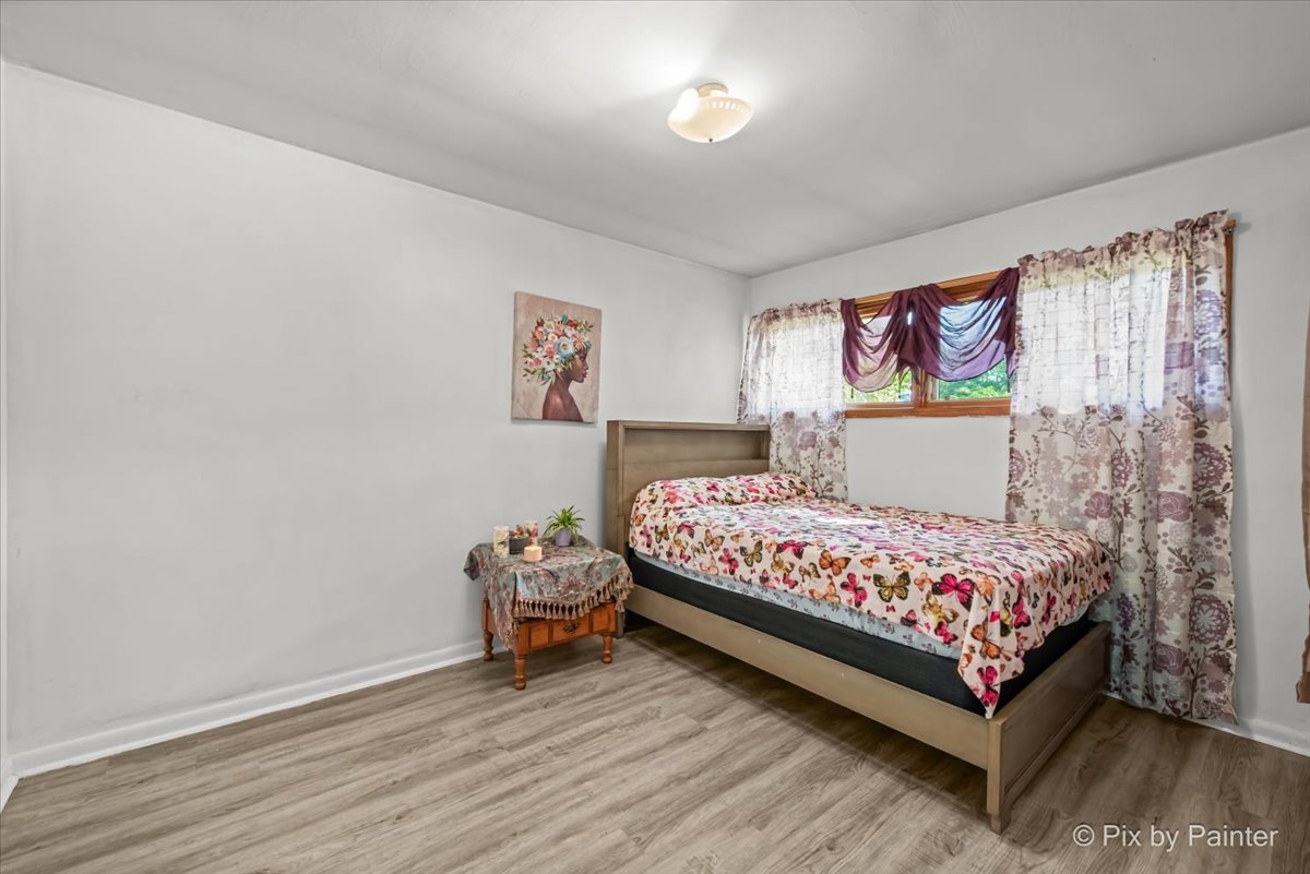 1103 LAWRENCE Avenue