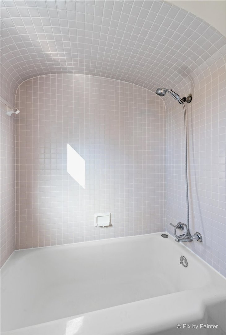 1106 W Highland Avenue