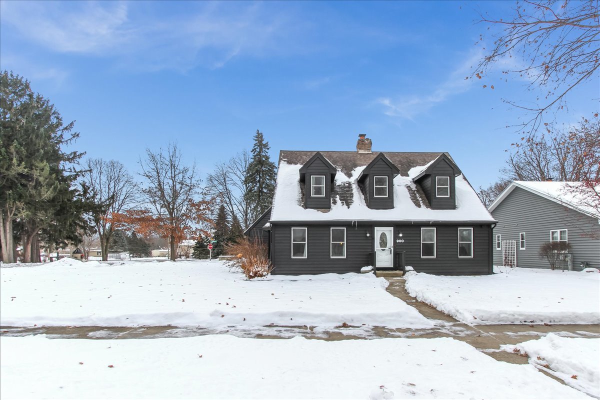 900 Glenmore Lane