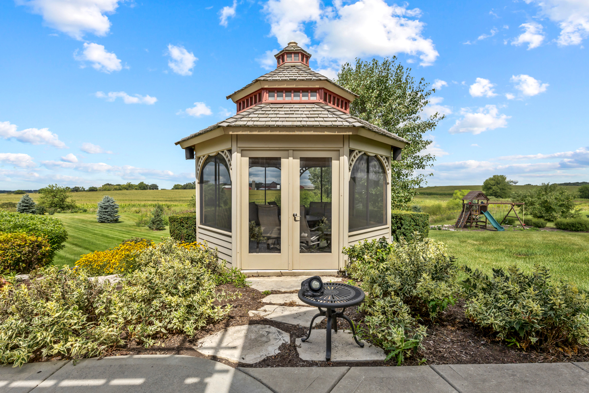 45W210 Timberview Lane