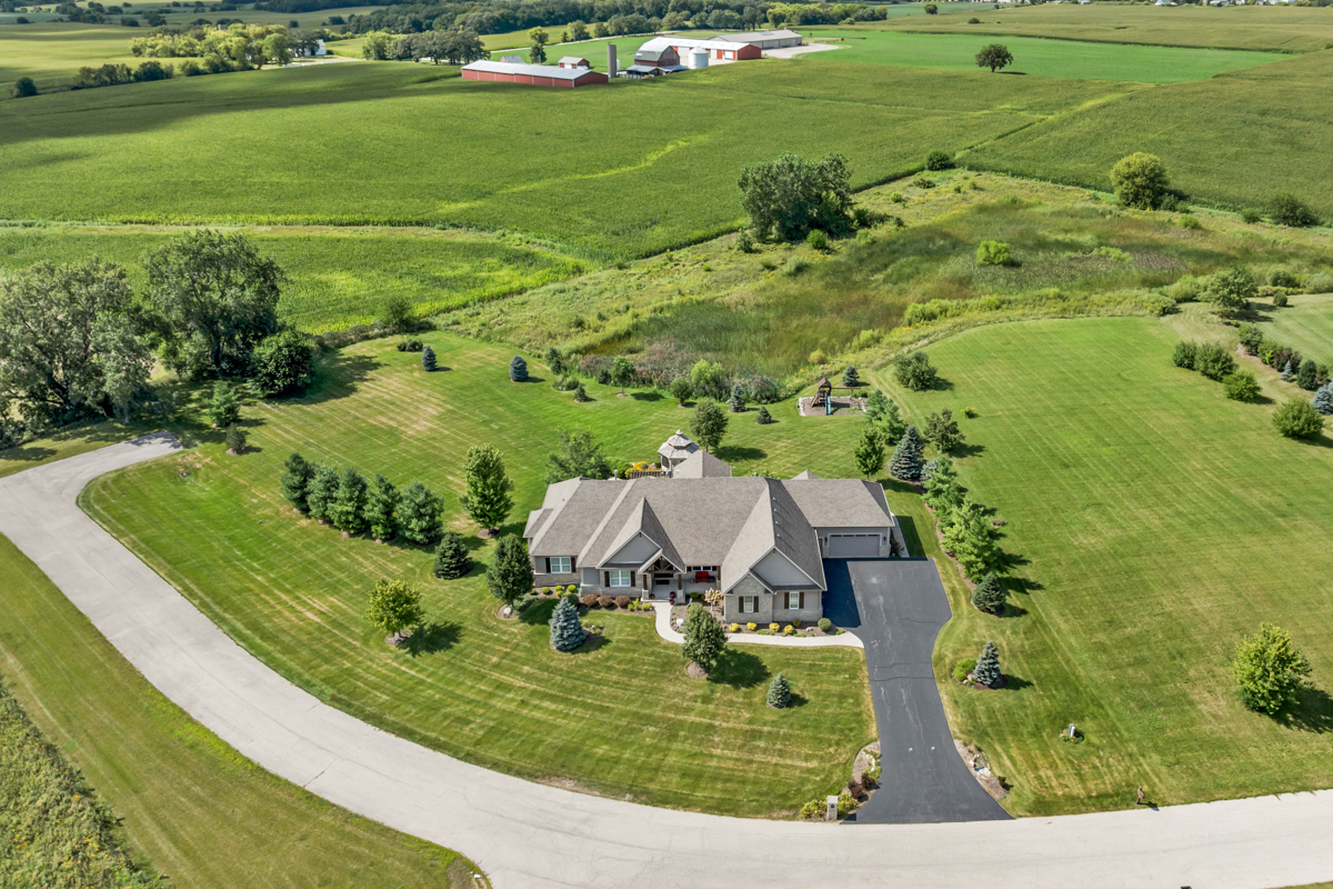 45W210 Timberview Lane