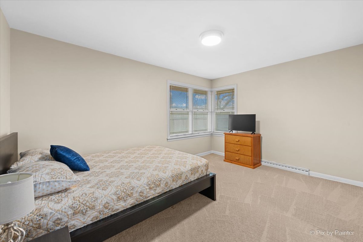 431 N MELROSE Avenue