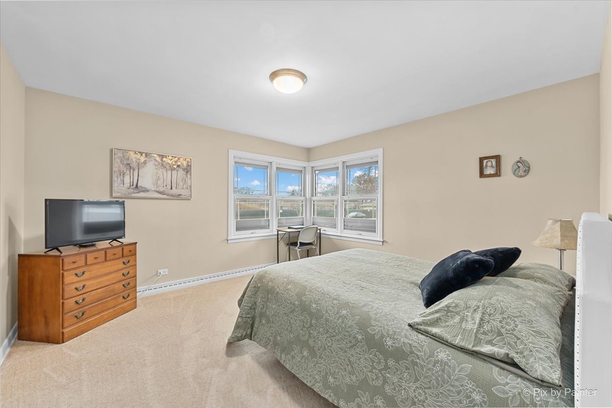 431 N MELROSE Avenue