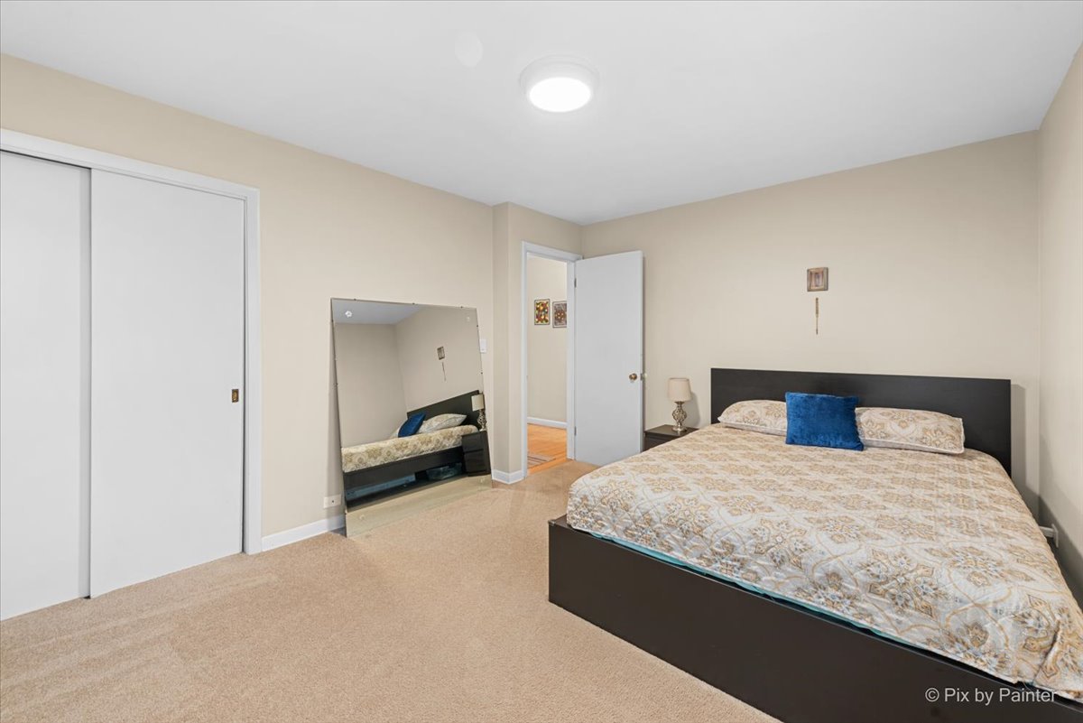 431 N MELROSE Avenue