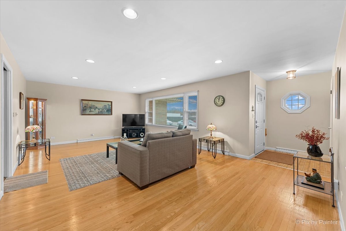 431 N MELROSE Avenue