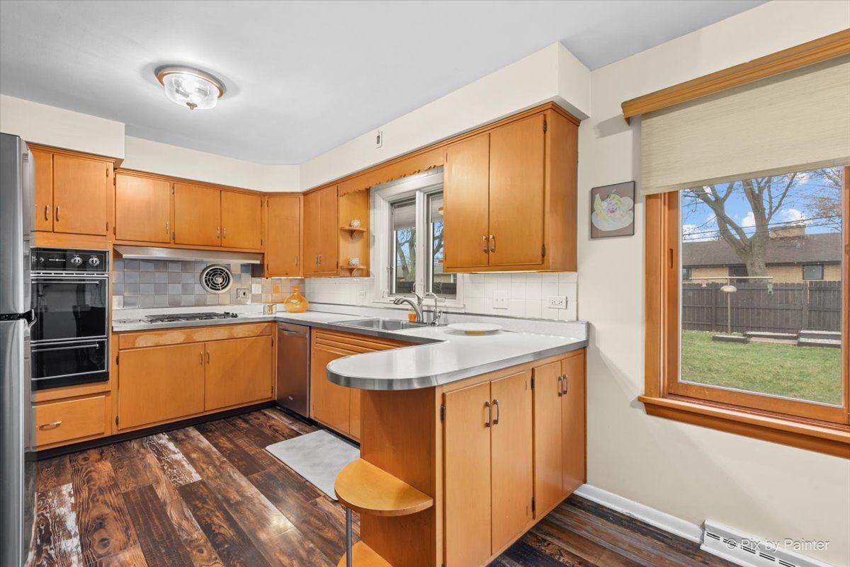 431 N MELROSE Avenue