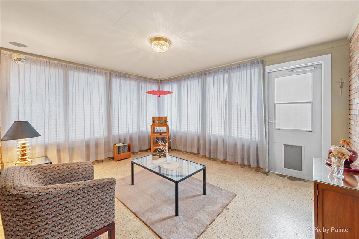 431 N MELROSE Avenue