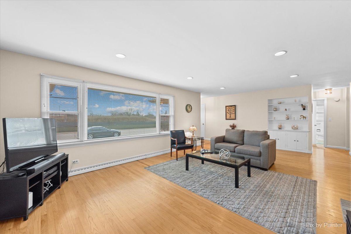 431 N MELROSE Avenue