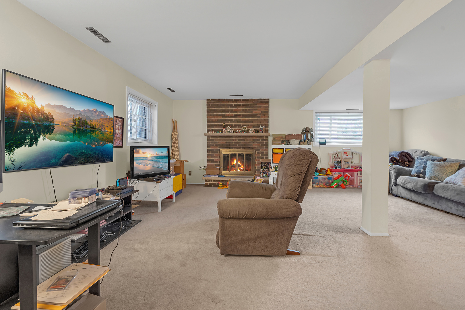 922 COVENTRY Lane