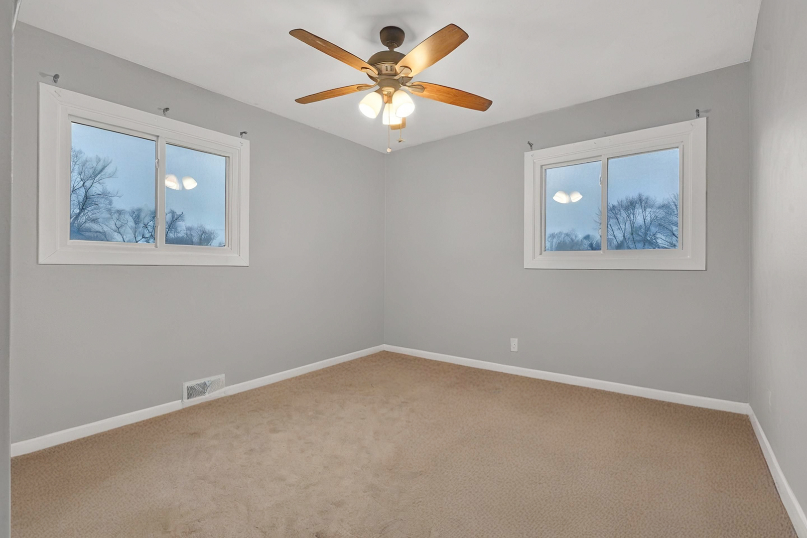 922 COVENTRY Lane