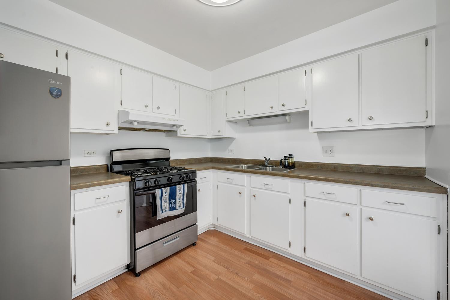 659 E FULLERTON Avenue Unit: 204