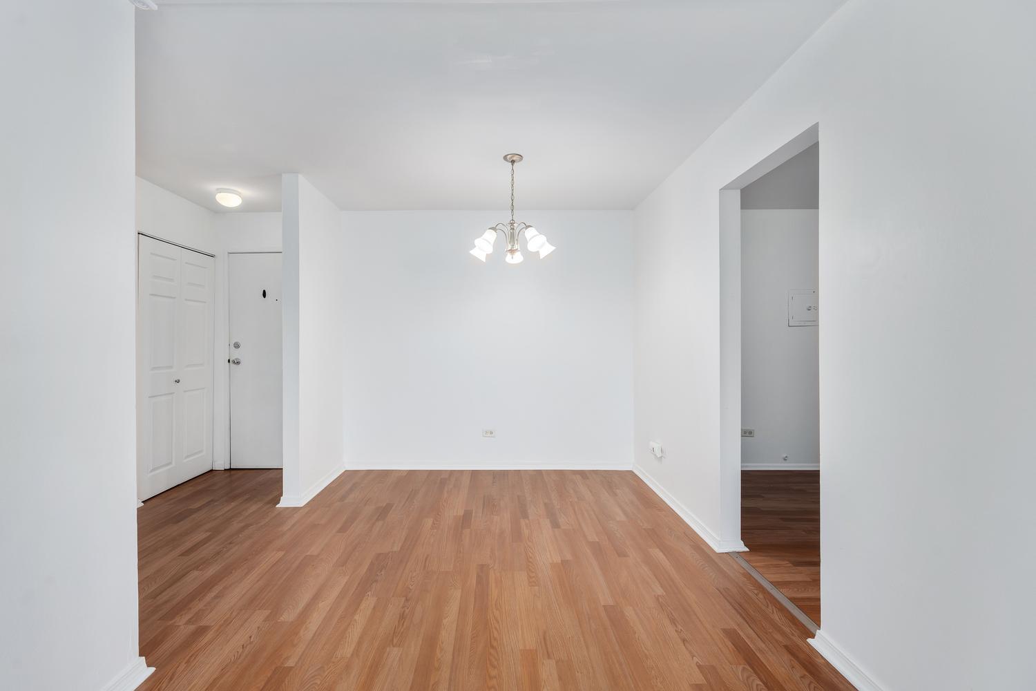 659 E FULLERTON Avenue Unit: 204