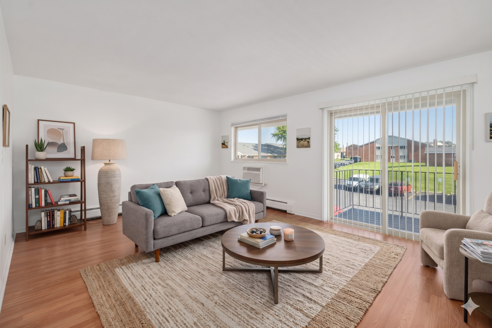 659 E FULLERTON Avenue Unit: 204
